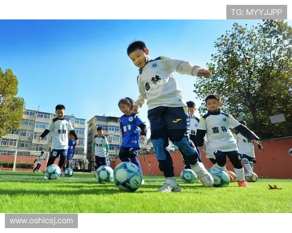 足球巨星对决 谁能称霸绿茵场 谁才是当今最强球员 足球巨星对决 谁能称霸绿茵场 谁才是当今最强球员