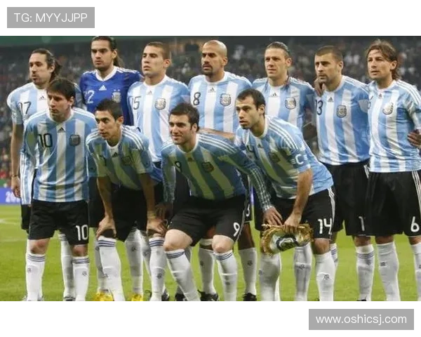 足球明星视角：走近绿茵场上的传奇人物与他们的精彩瞬间