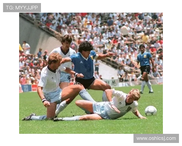 足球球星更换鞋子的频率揭秘 揭开他们脚下秘密的背后原因